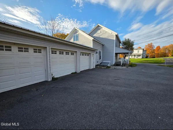 $195,000 | 1 Cambridge Road, Greenwich, NY 12834