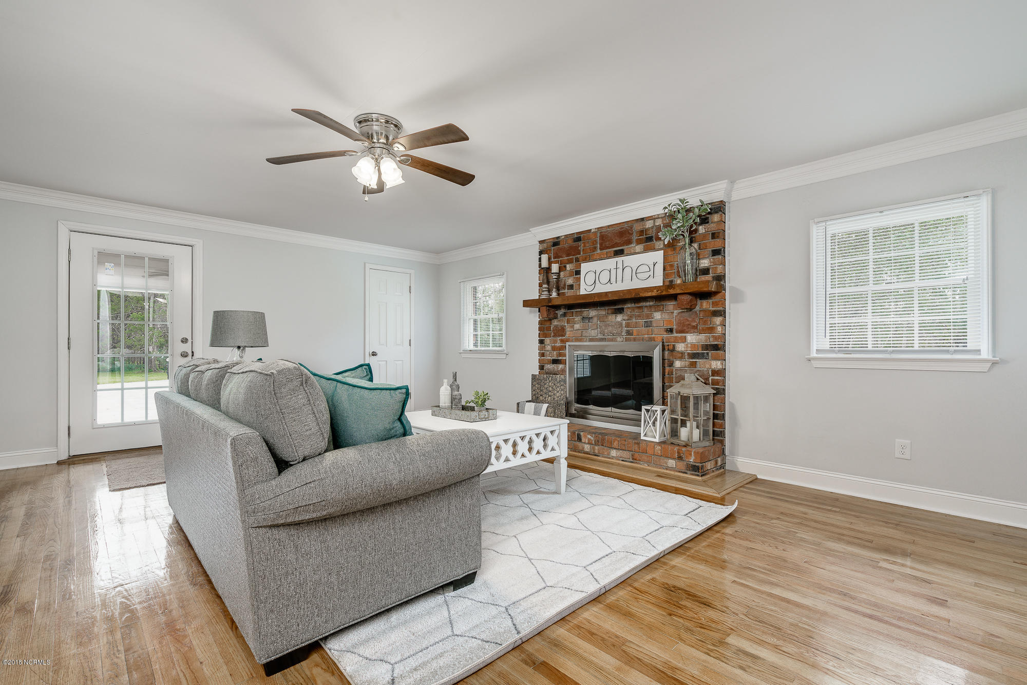207 Old Winberry Road Newport, NC 28570 - Photo 6 of 36 Living Room
