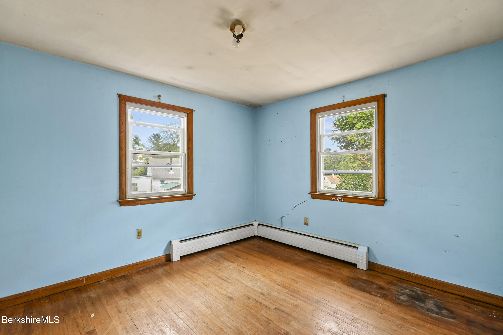 33 Granville Road Southwick, MA 01077 - Photo 13 of 30 33 Granville Rd, Southwick_Done008