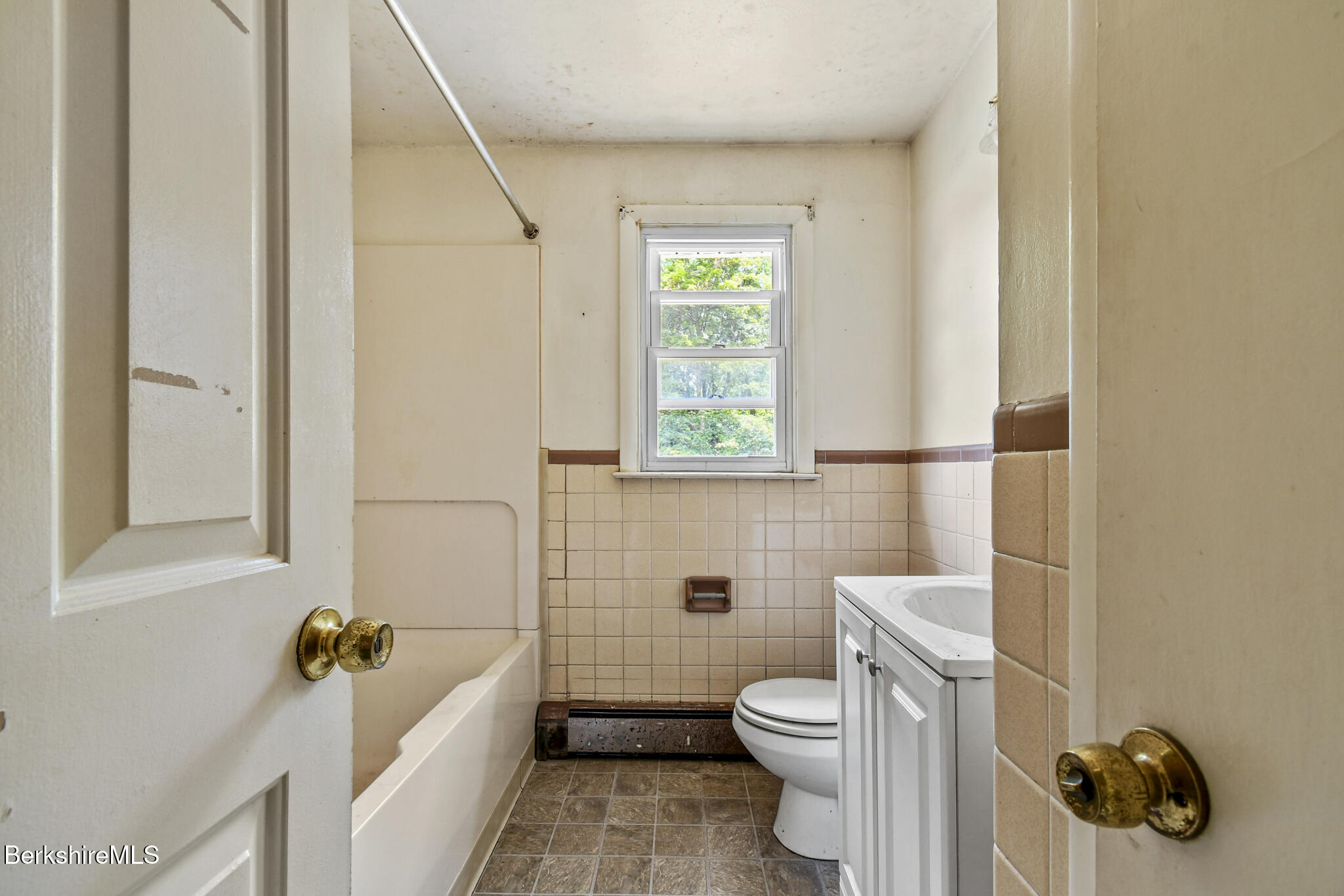 33 Granville Road Southwick, MA 01077 - Photo 17 of 30 33 Granville Rd, Southwick_Done012