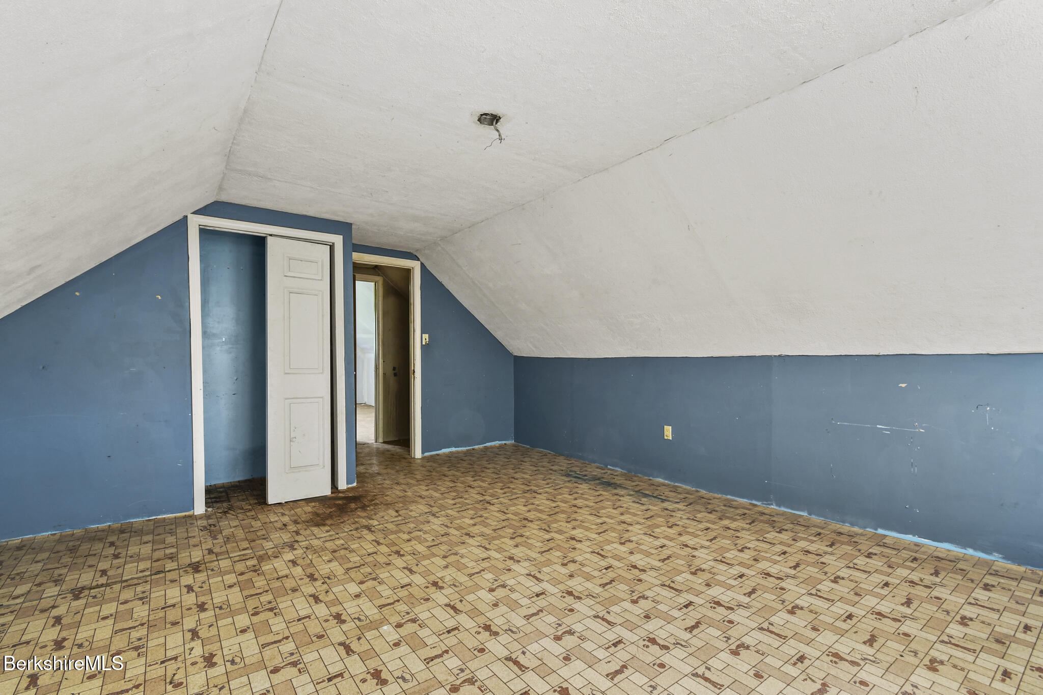33 Granville Road Southwick, MA 01077 - Photo 22 of 30 33 Granville Rd, Southwick_Done017
