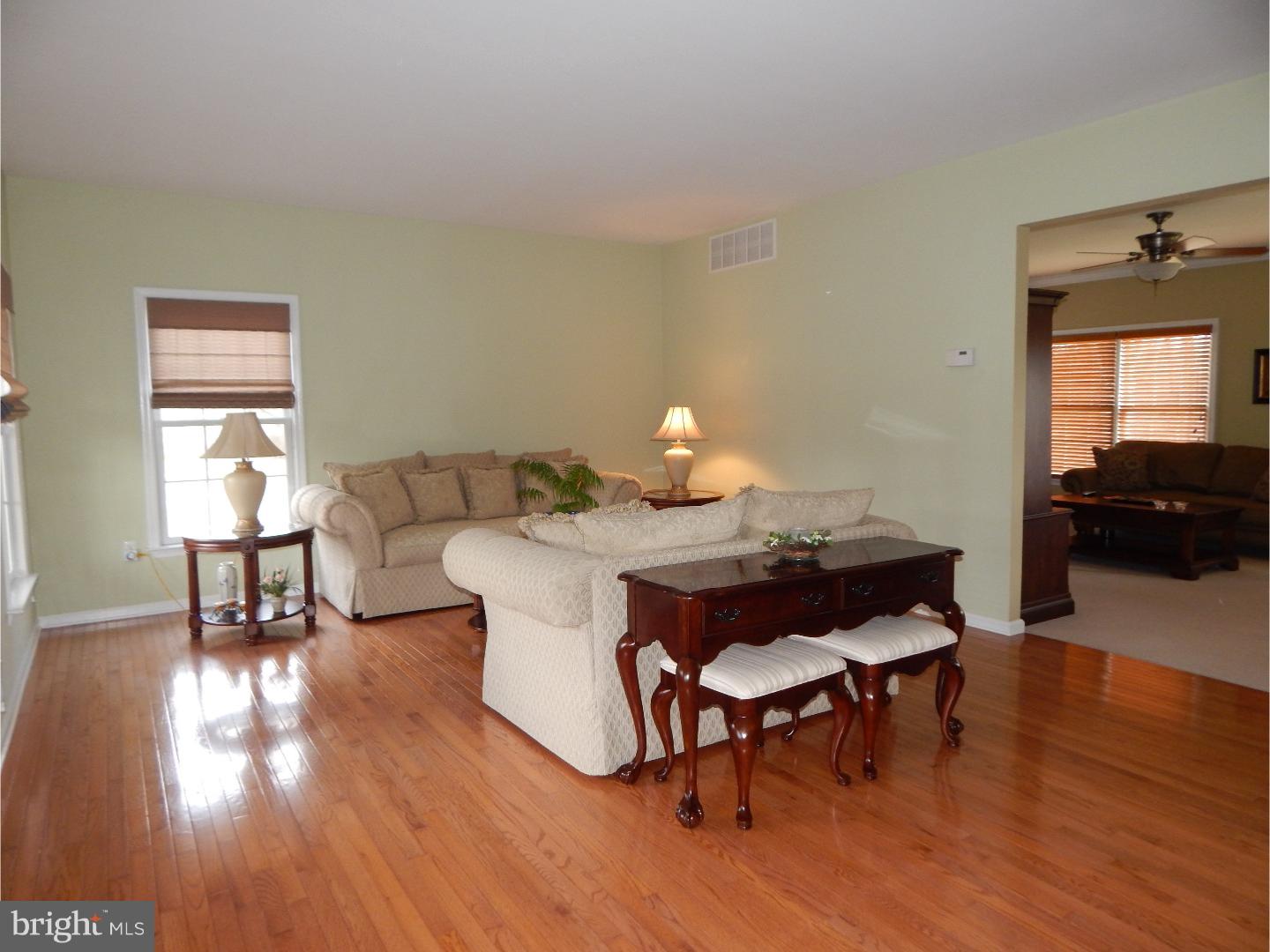 45 Old York Road Hamilton, NJ 08620 - Photo 4 of 25 Living Room