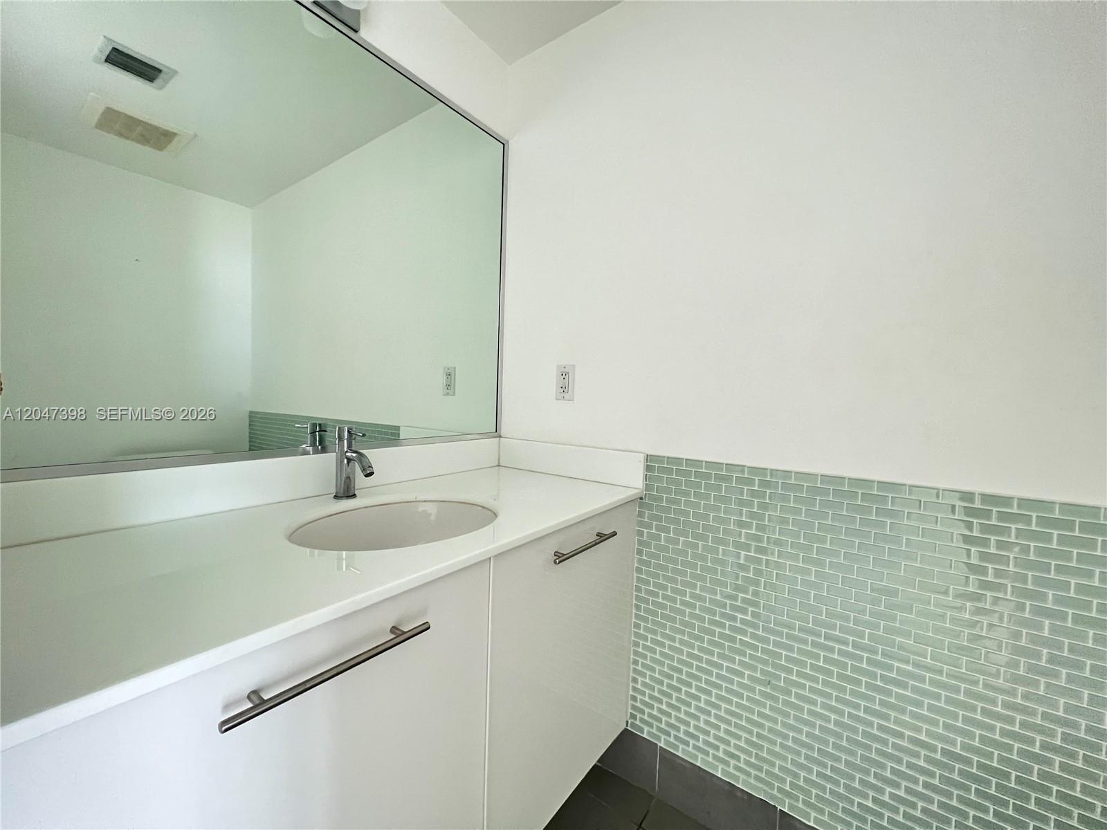 92 Southwest 3rd Street, Unit 3310 Miami, FL 33130 - Photo 11 of 26