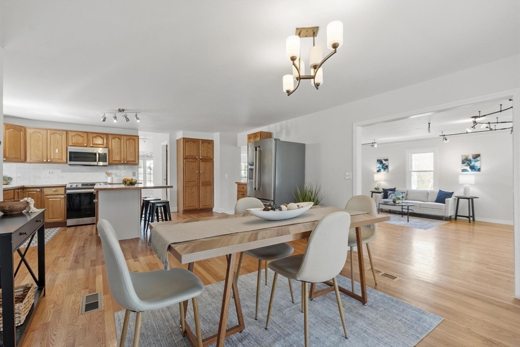 18 Gilman Road Billerica, MA 01862 - Photo 8 of 42 Gallery Image 8