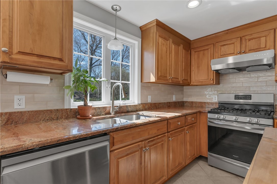 55 Lonesome Pine Road Cumberland, RI 02864 - Photo 23 of 50