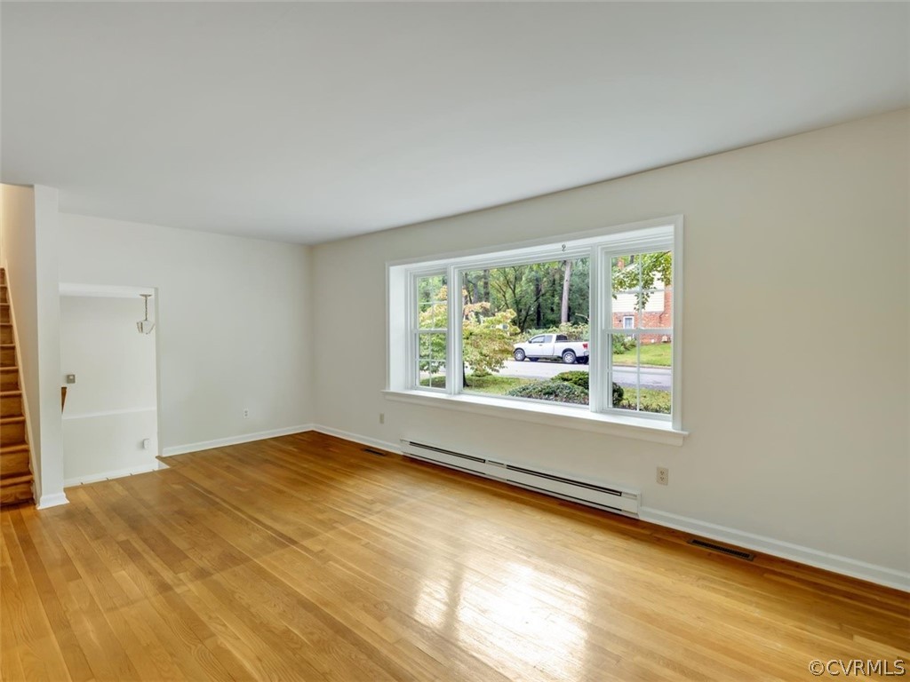 10901 Granada Road North Chesterfield, VA 23235 - Photo 3 of 25 Living Room