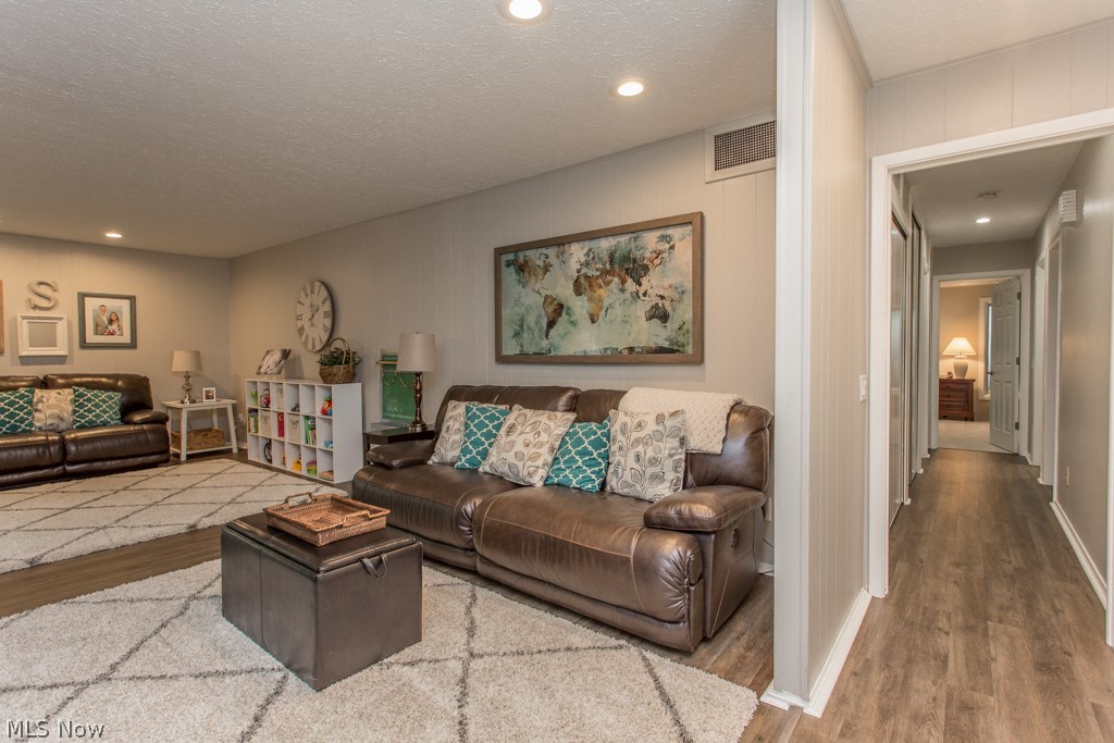 10726 Gate Post Road Strongsville, OH 44149 - Photo 10 of 35 Gallery Image 10