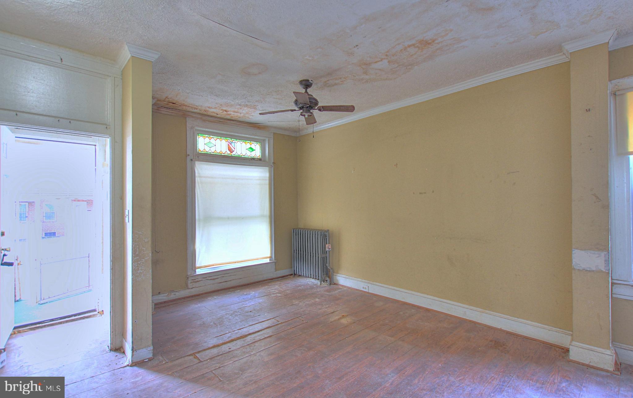 1413 North Rosedale Street Baltimore, MD 21216 - Photo 5 of 19 Living room
