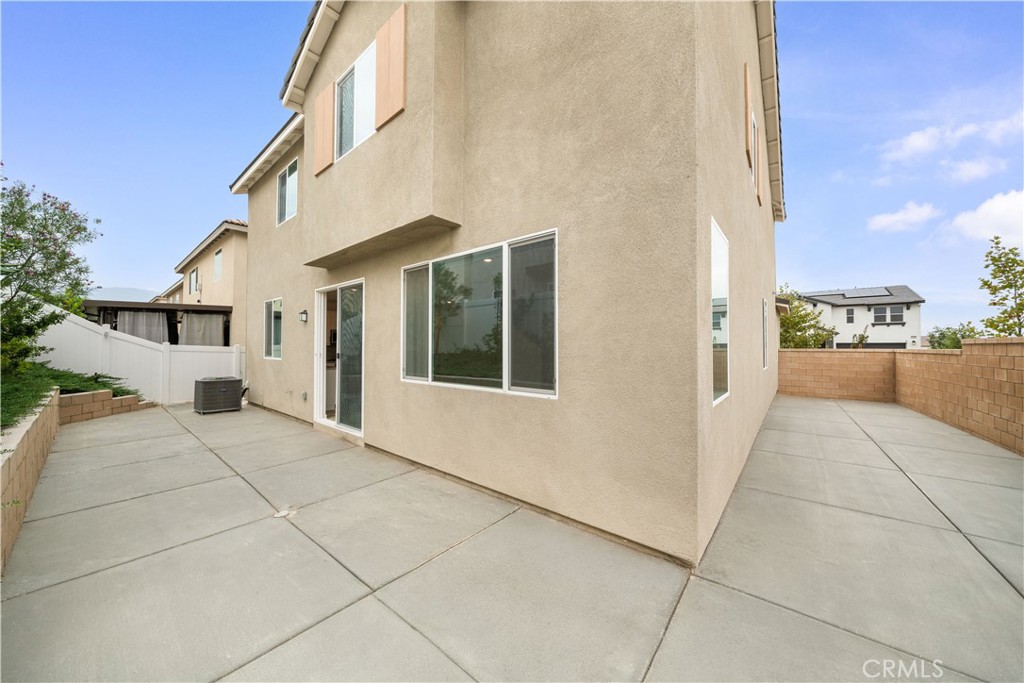 542 Colorado Drive Rialto, CA 92377 - Photo 44 of 68