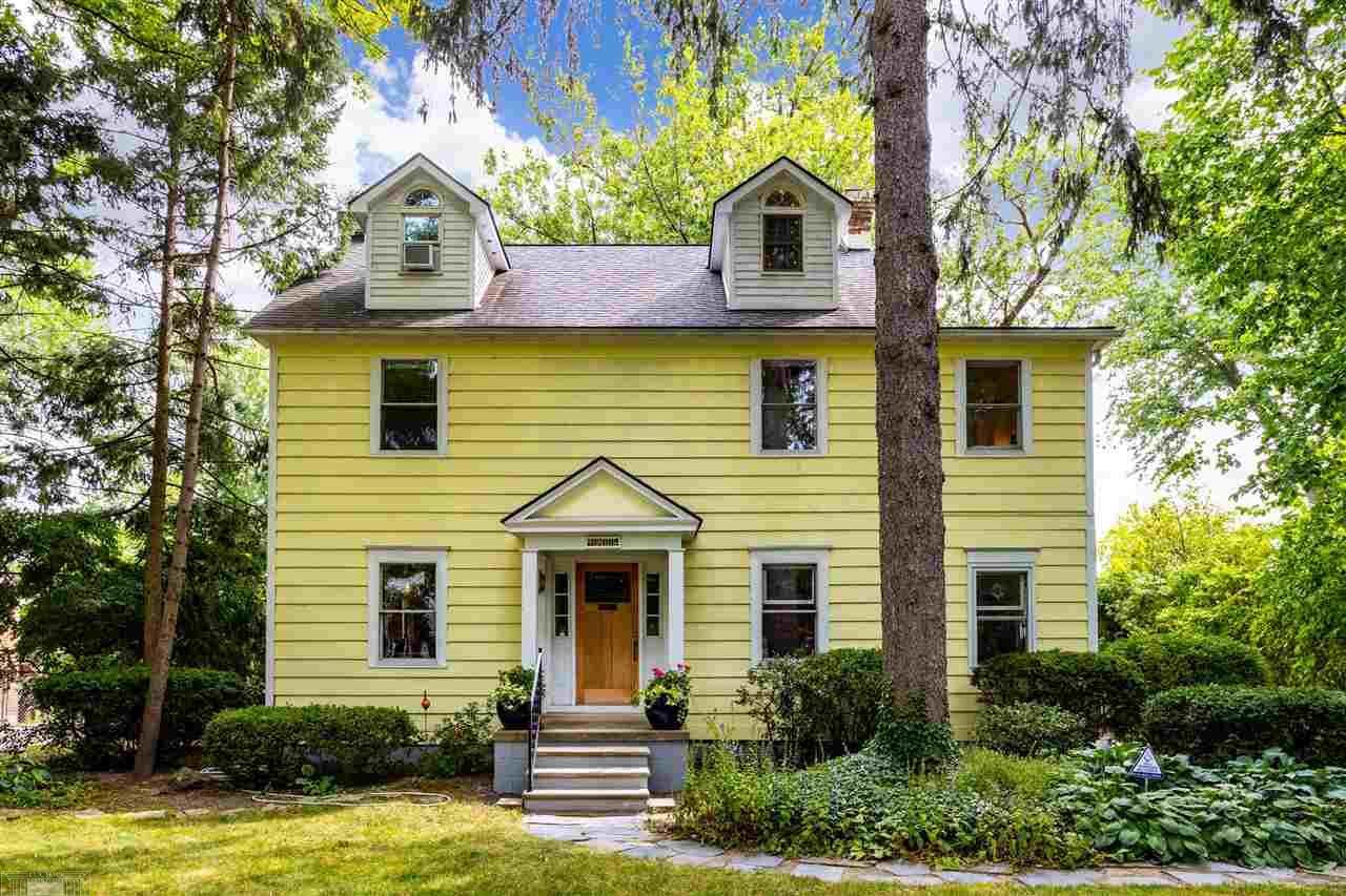 1817 Hawthorne Road Grosse Pointe Woods, MI 48236 - Photo 1 of 42