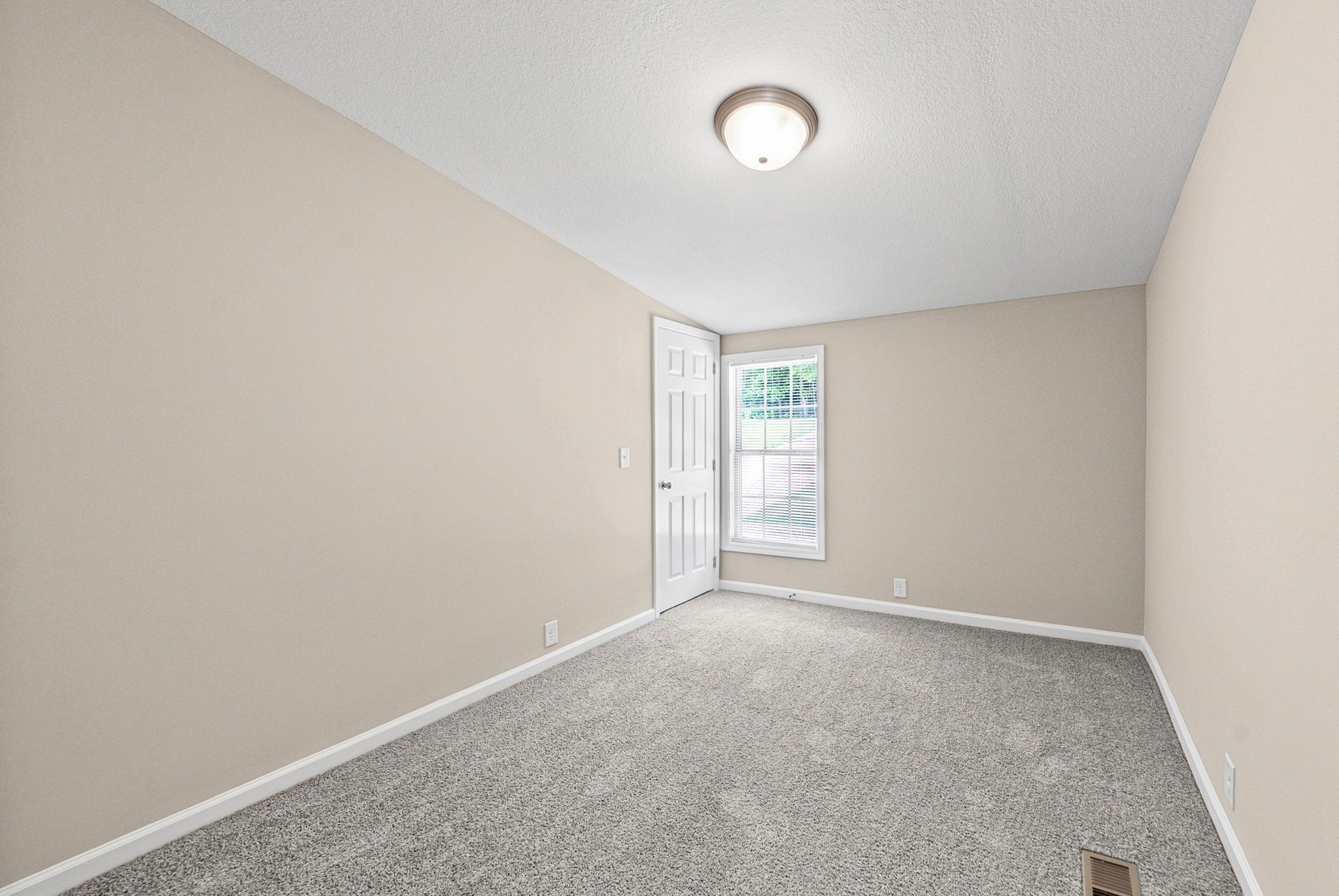 221 Bumpus Mill Road Oak Grove, KY 42262 - Photo 9 of 16