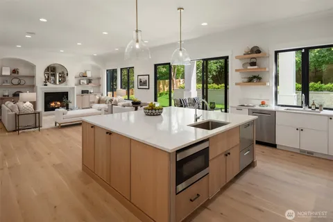 $4,638,000 | 10415 Southeast 13th Street, Bellevue, WA 98004