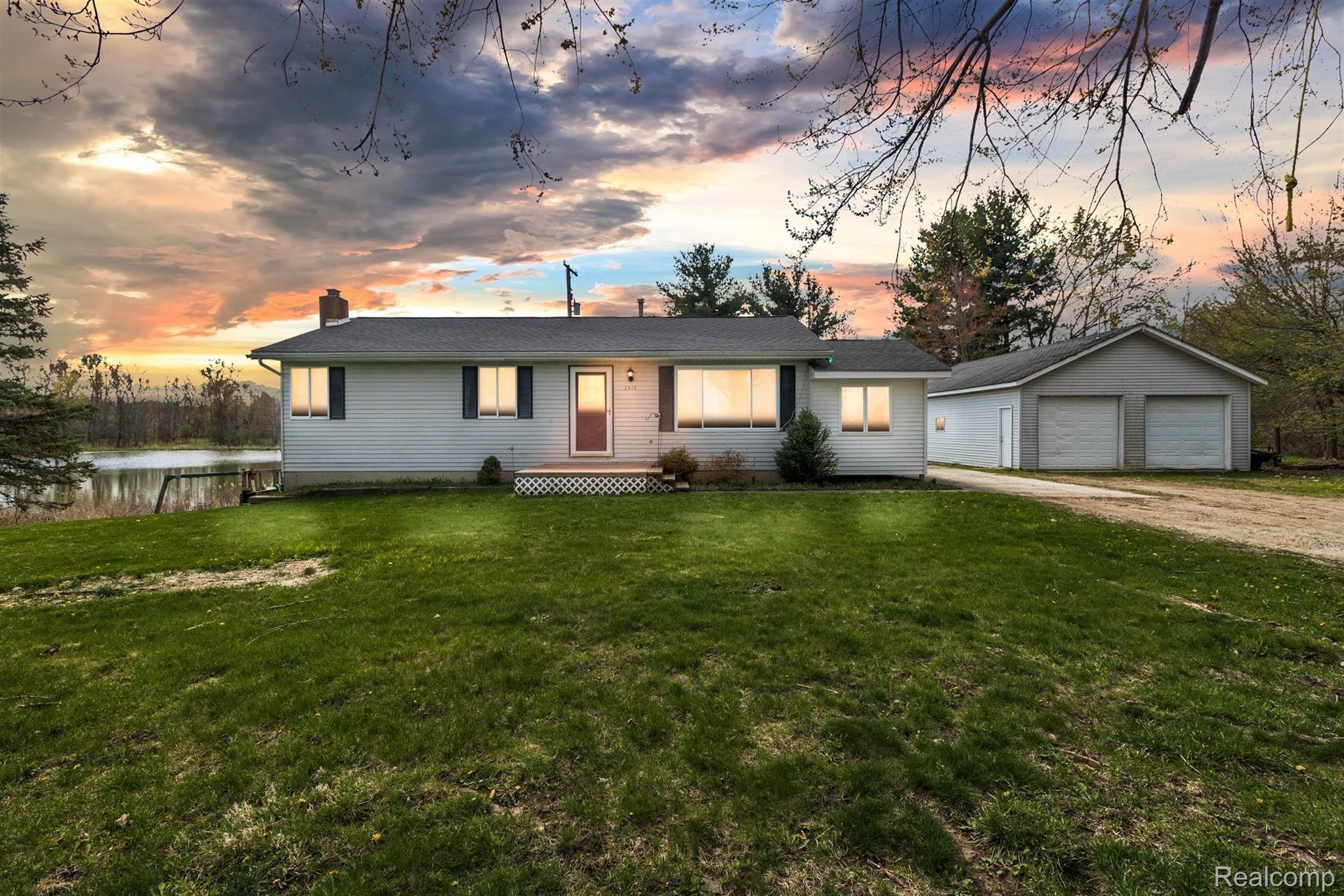 2910 East Cohoctah Road Howell, MI 48855 - Photo 1 of 35 Twilight View of Home