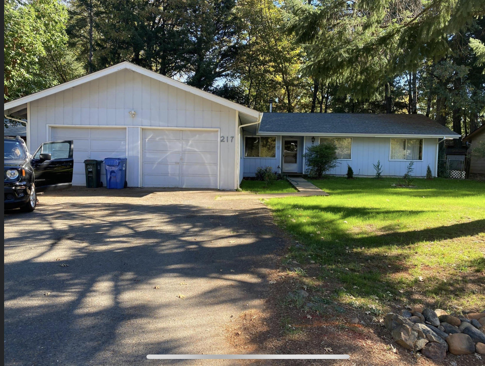 217 Shadowbrook Drive Cave Junction, OR 97523 - Photo 3 of 25 29430