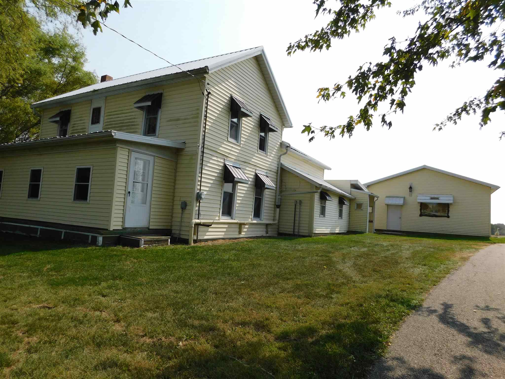 8479 East Division Road Akron, IN 46910 - Photo 2 of 34