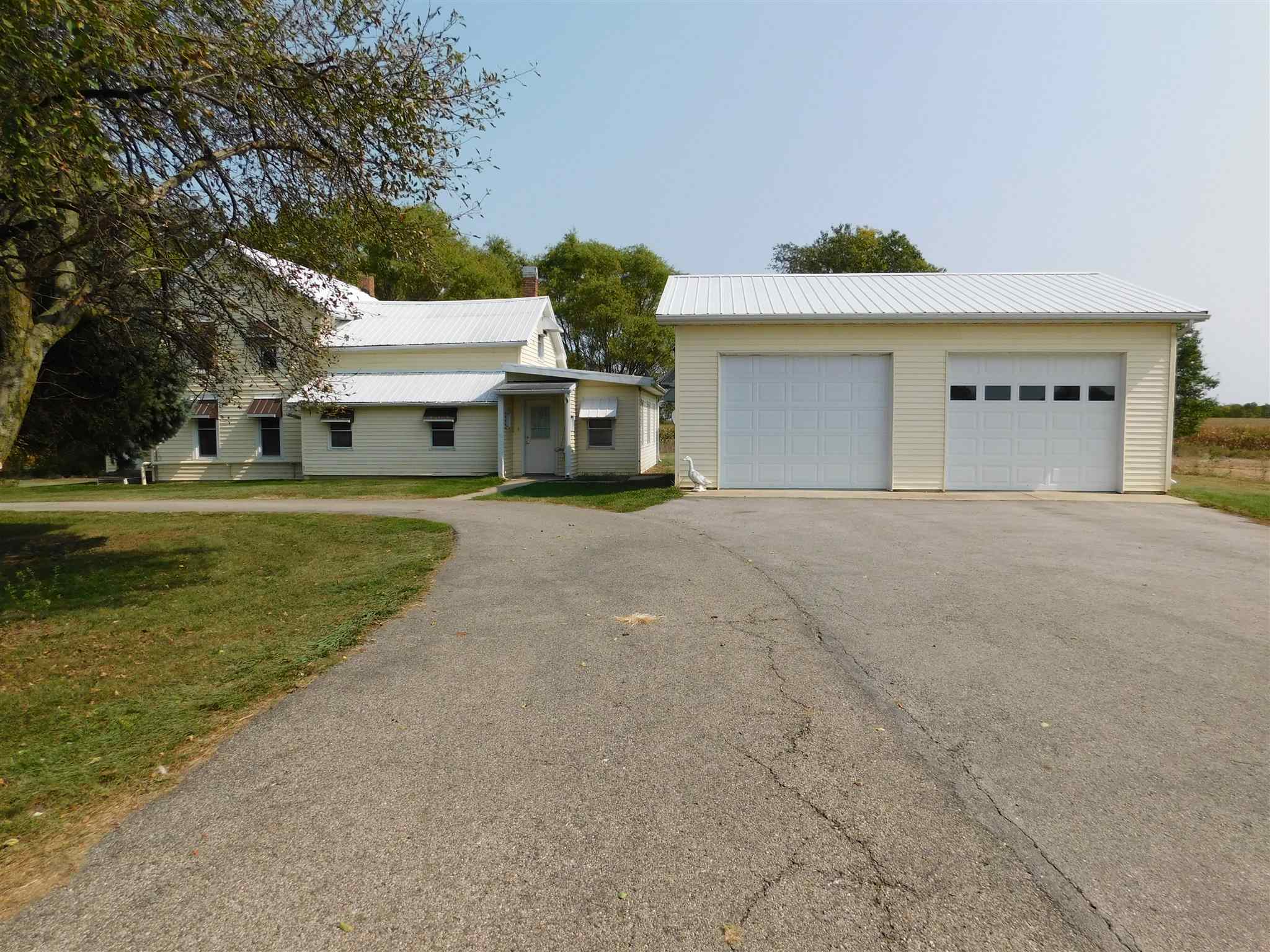 8479 East Division Road Akron, IN 46910 - Photo 3 of 34