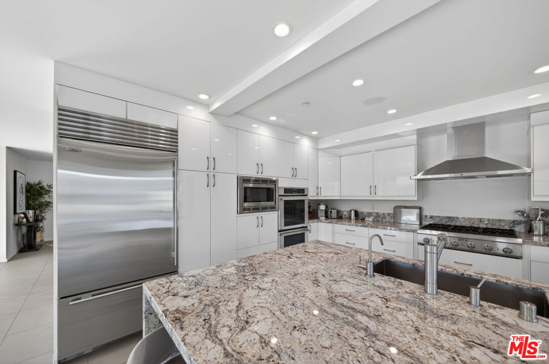 9716 Oak Pass Road Beverly Hills, CA 90210 - Photo 60 of 73
