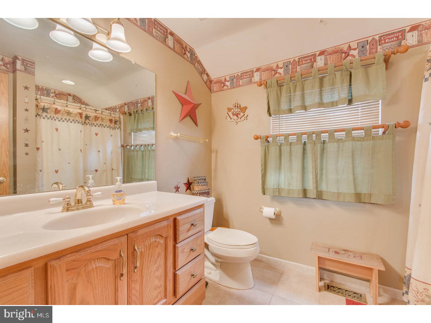 13 Dorado Road Clementon, NJ 08021 - Photo 17 of 24 Bathroom