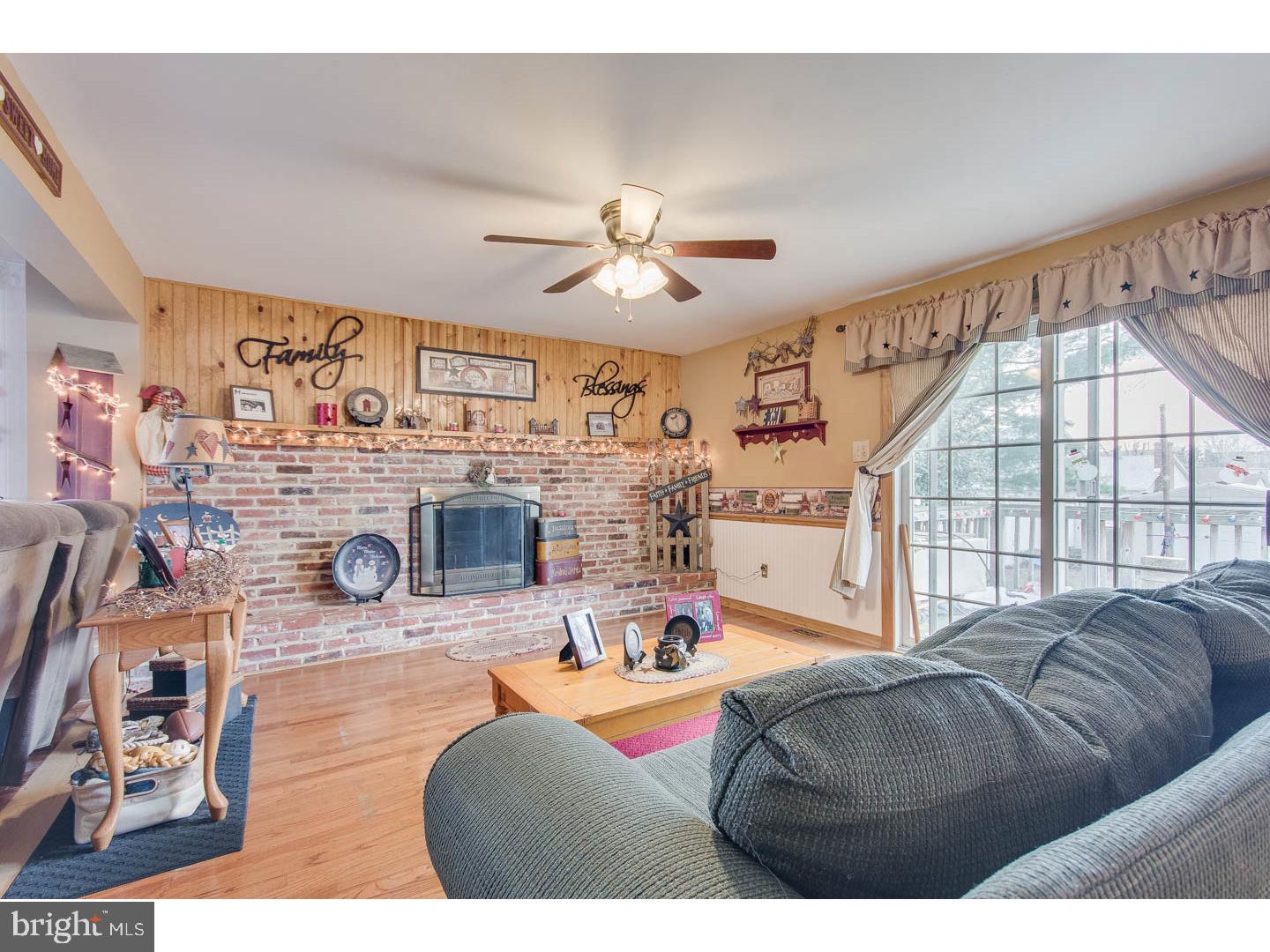 13 Dorado Road Clementon, NJ 08021 - Photo 8 of 24 Family Room