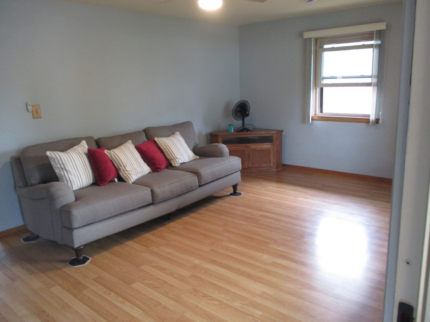 1606 Dearborn Street Crest Hill, IL 60403 - Photo 3 of 21