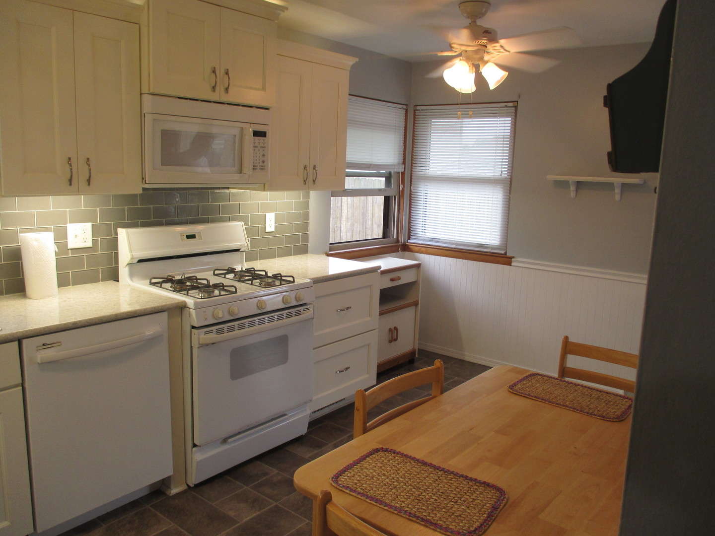 1606 Dearborn Street Crest Hill, IL 60403 - Photo 5 of 21