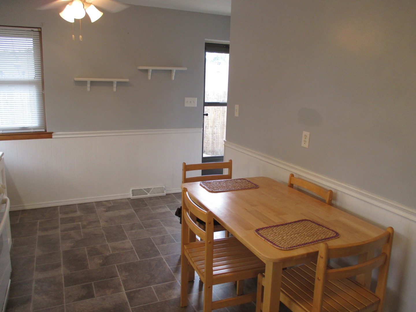 1606 Dearborn Street Crest Hill, IL 60403 - Photo 6 of 21