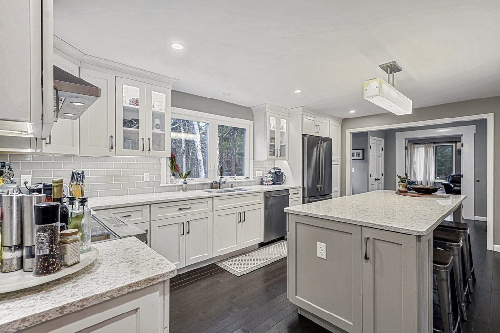 3 Michael Road Franklin, MA 02038 - Photo 7 of 38 Gallery Image 7