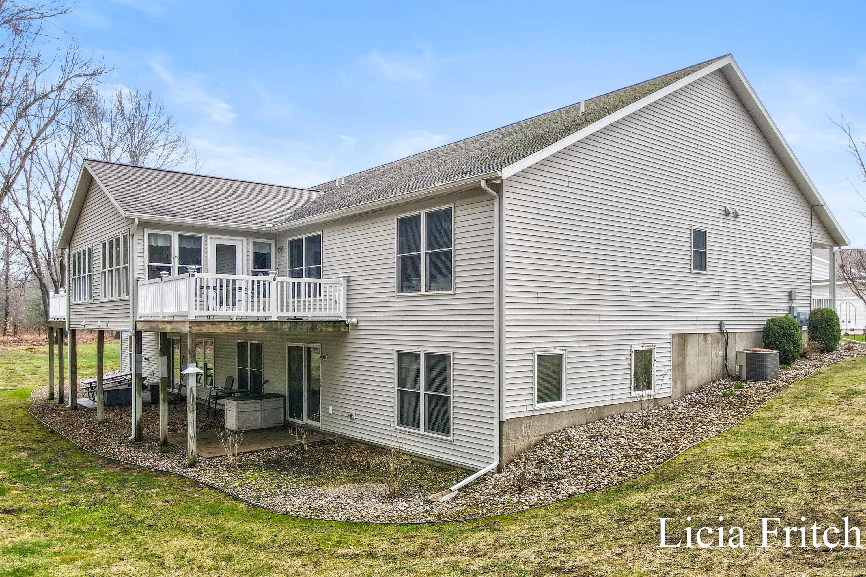 1527 West Addison Way Muskegon, MI 49445 - Photo 5 of 46 Licia Fritch - 1527 W Addison Way (49)-4