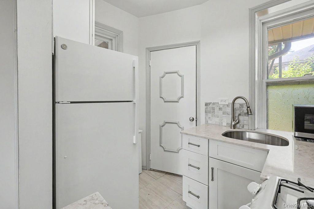 61 Orchard Avenue, Unit C1 Rye, NY 10580 - Photo 12 of 20 Kitchen
