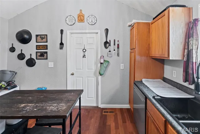 $135,000 | 835 Chouteau Street, Alton, IL 62002