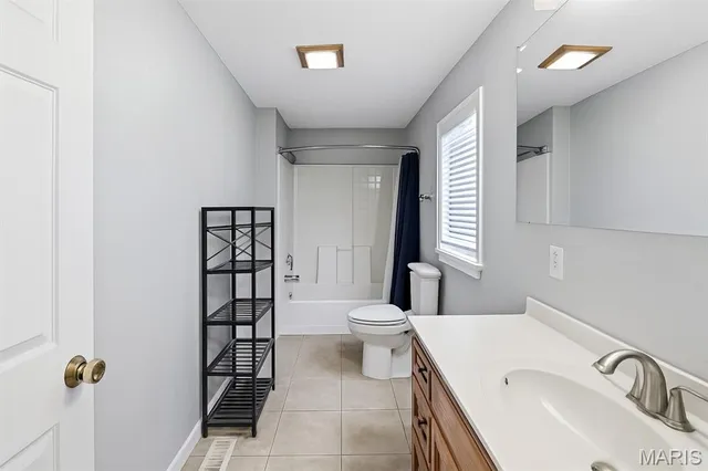 $135,000 | 835 Chouteau Street, Alton, IL 62002