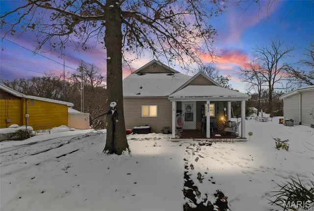 $135,000 | 835 Chouteau Street, Alton, IL 62002