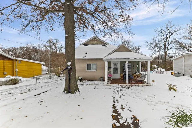 $135,000 | 835 Chouteau Street, Alton, IL 62002