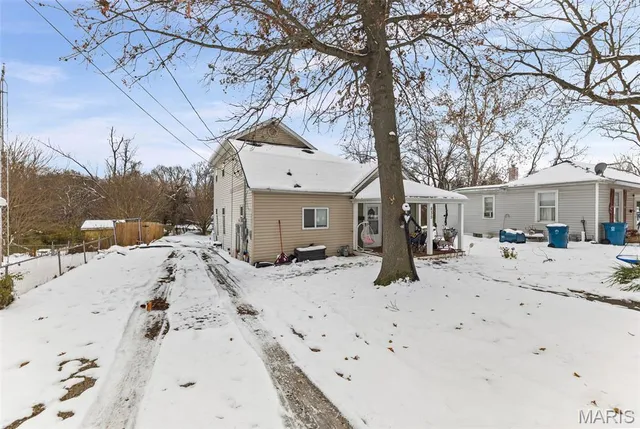 $135,000 | 835 Chouteau Street, Alton, IL 62002