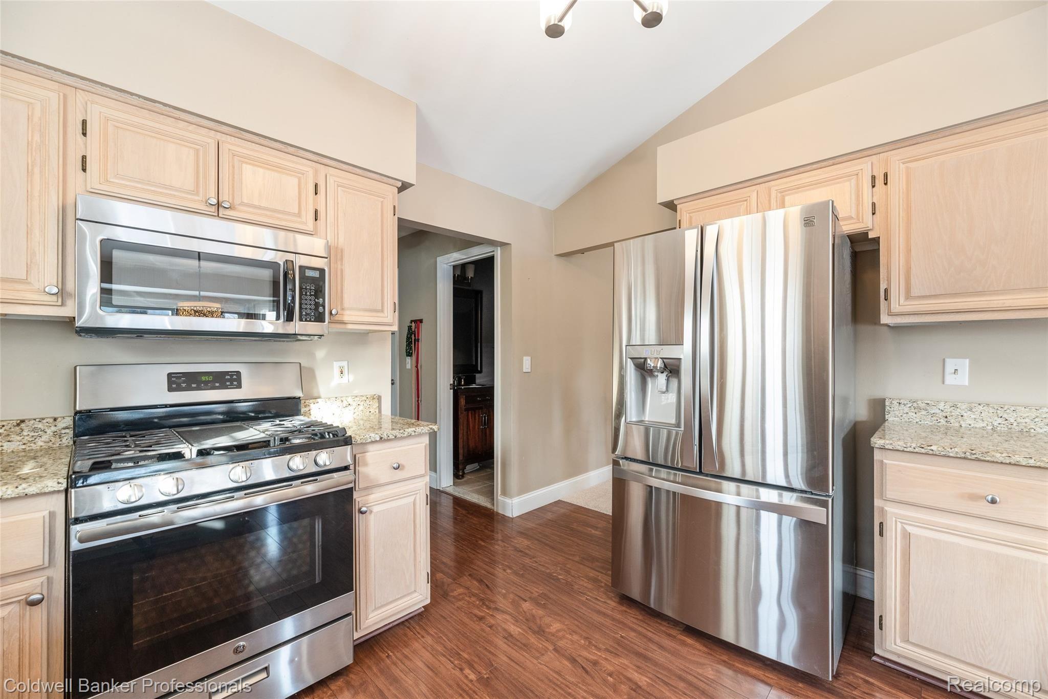 48228 Tilch Road Macomb, MI 48044 - Photo 13 of 44 DSC_4068.jpg