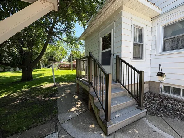 $149,000 | 201 3rd Street Southeast, Renville, MN 56284