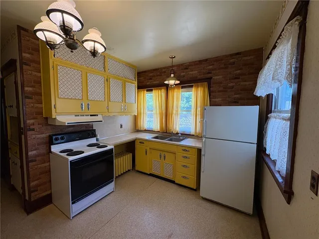 $149,000 | 201 3rd Street Southeast, Renville, MN 56284