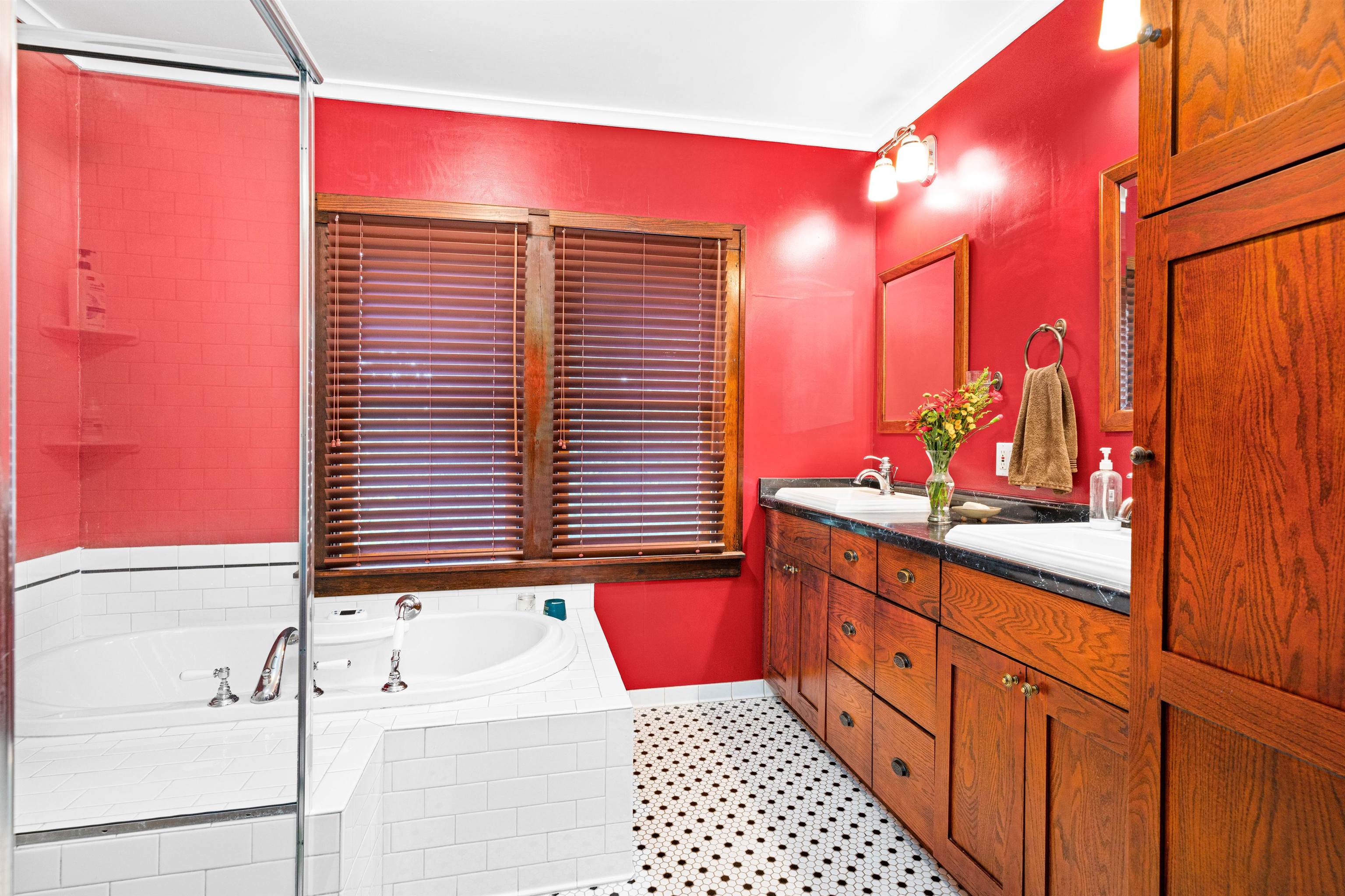 5191 Morris Thomas Road Hermantown, MN 55810 - Photo 15 of 33 Main Floor Bathroom