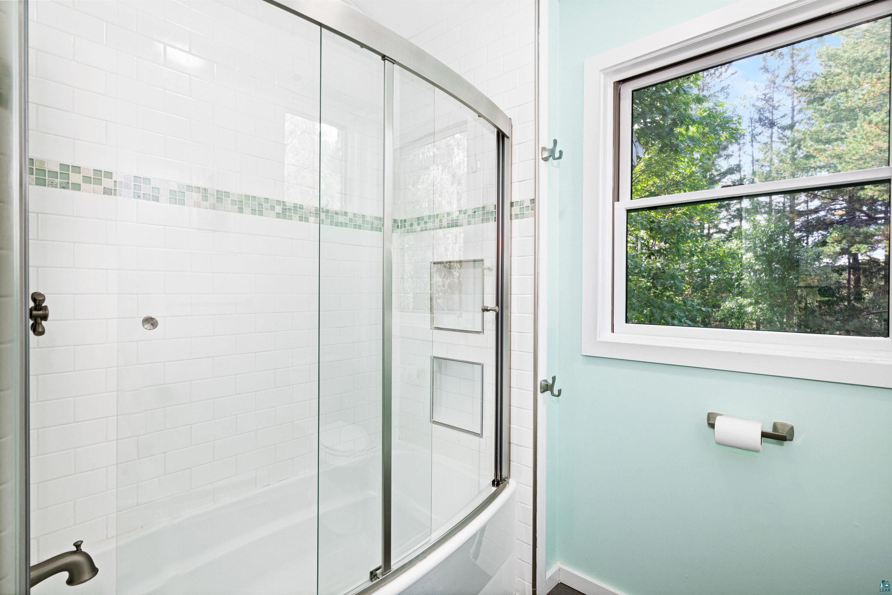 5191 Morris Thomas Road Hermantown, MN 55810 - Photo 21 of 33 2nd Floor Bathroom
