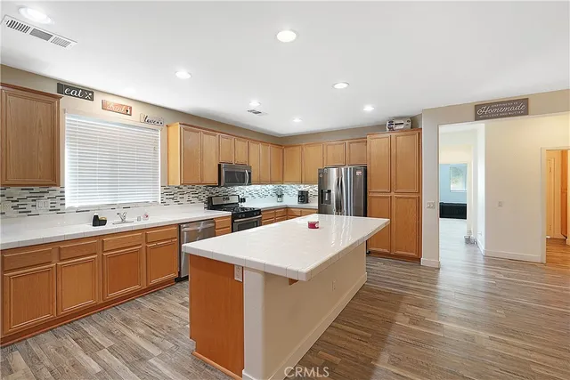 $478,000 | 13864 Grant Way, Oak Hills, CA 92344