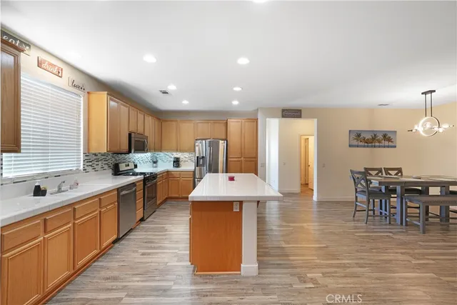 $478,000 | 13864 Grant Way, Oak Hills, CA 92344