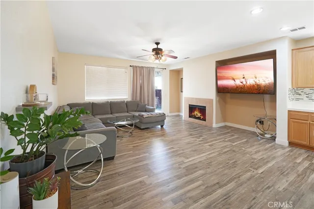 $478,000 | 13864 Grant Way, Oak Hills, CA 92344