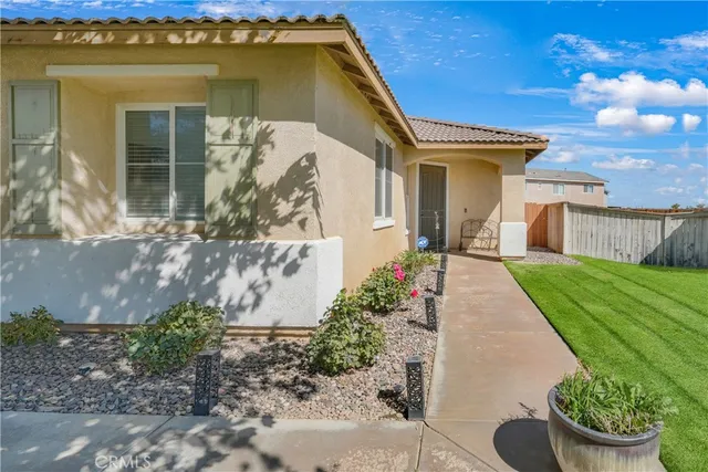 $478,000 | 13864 Grant Way, Oak Hills, CA 92344