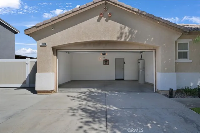 $478,000 | 13864 Grant Way, Oak Hills, CA 92344