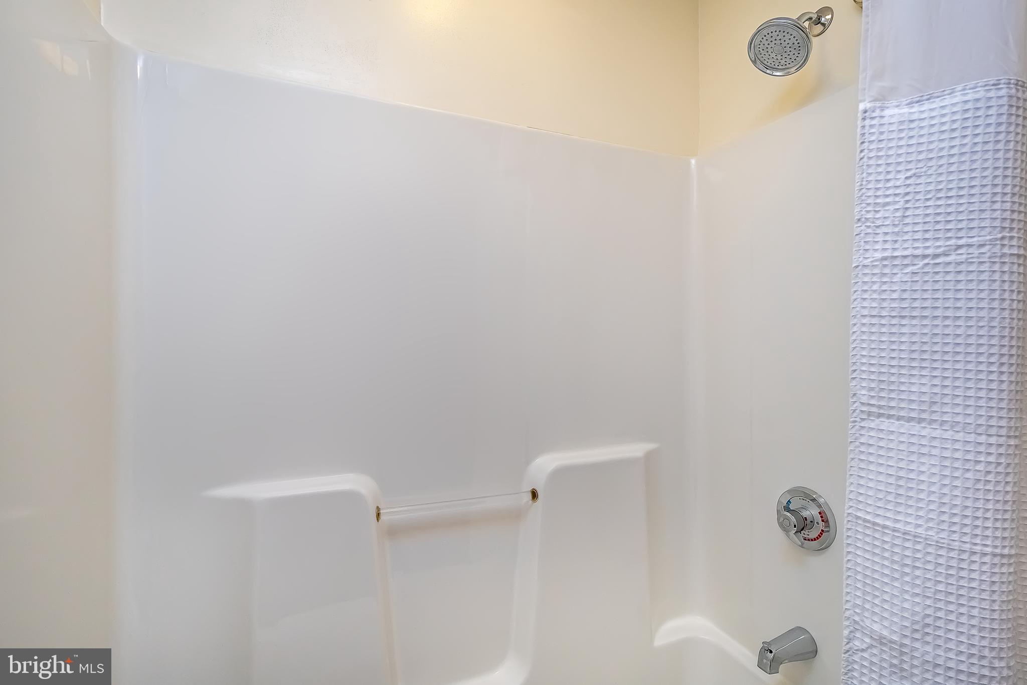 565 Glendale Road, Unit 124 Oakland, MD 21550 - Photo 13 of 30 Bath