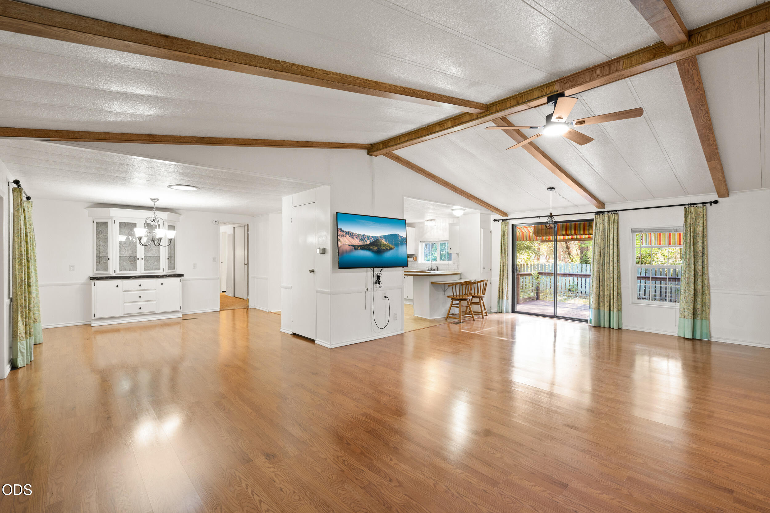 315 Queens Branch Road Rogue River, OR 97537 - Photo 9 of 39 Gallery Image 9