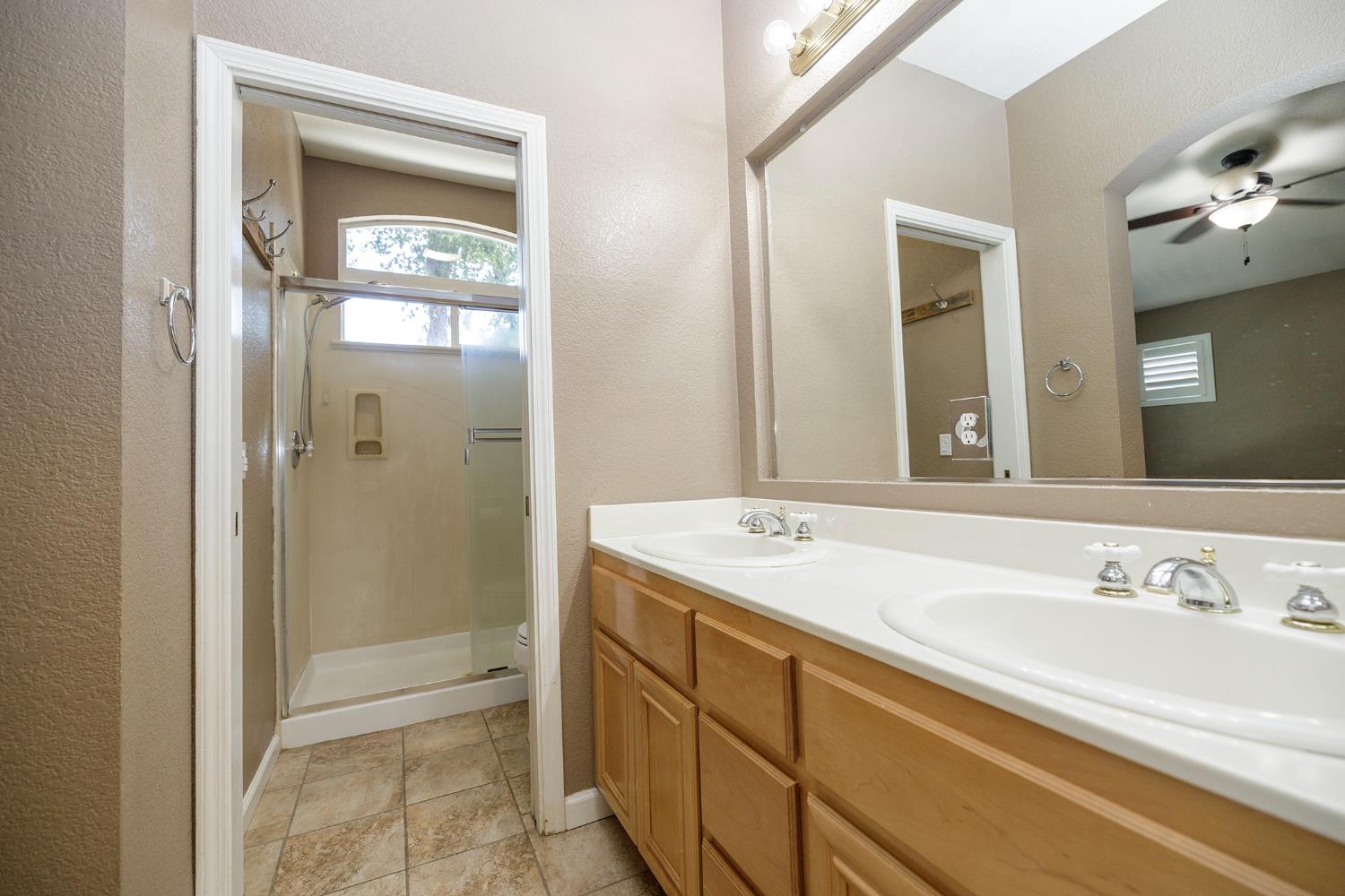 1909 Destiny Way Modesto, CA 95356 - Photo 32 of 52