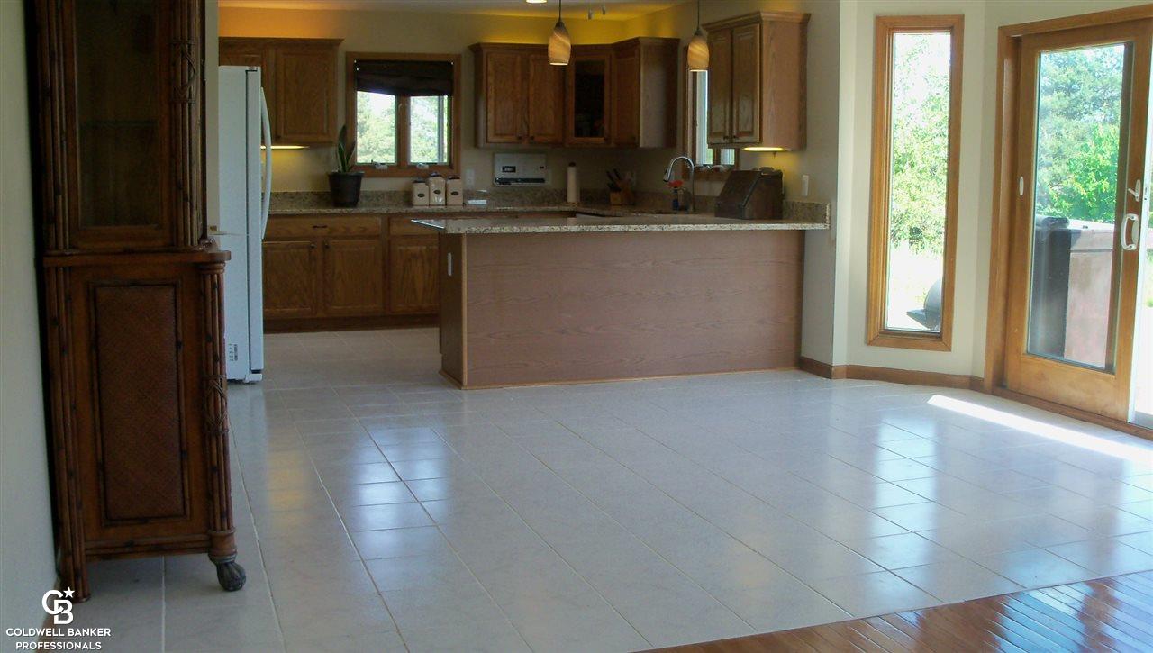 9141 Division Road Casco, MI 48064 - Photo 9 of 32 Gallery Image 9