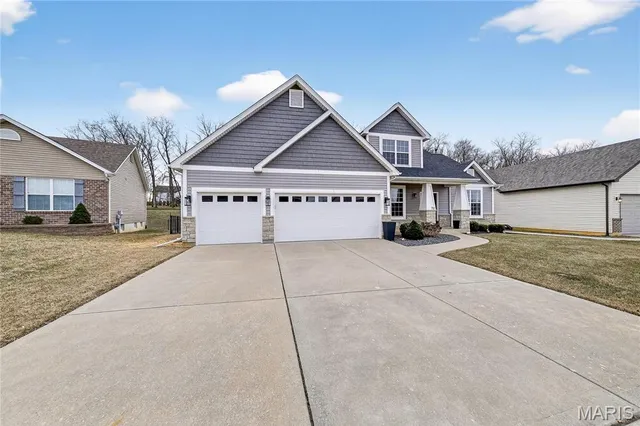 $489,900 | 732 Lost Canyon Boulevard, Wentzville, MO 63385