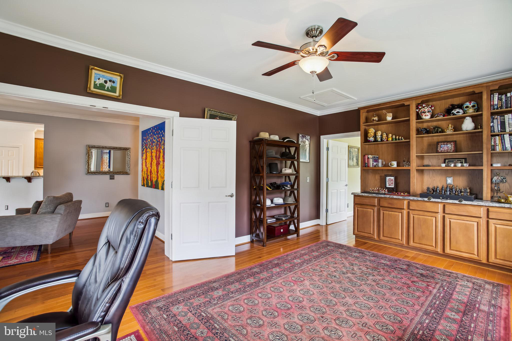 1201 Alden Road Alexandria, VA 22308 - Photo 23 of 47 Built-ins in office